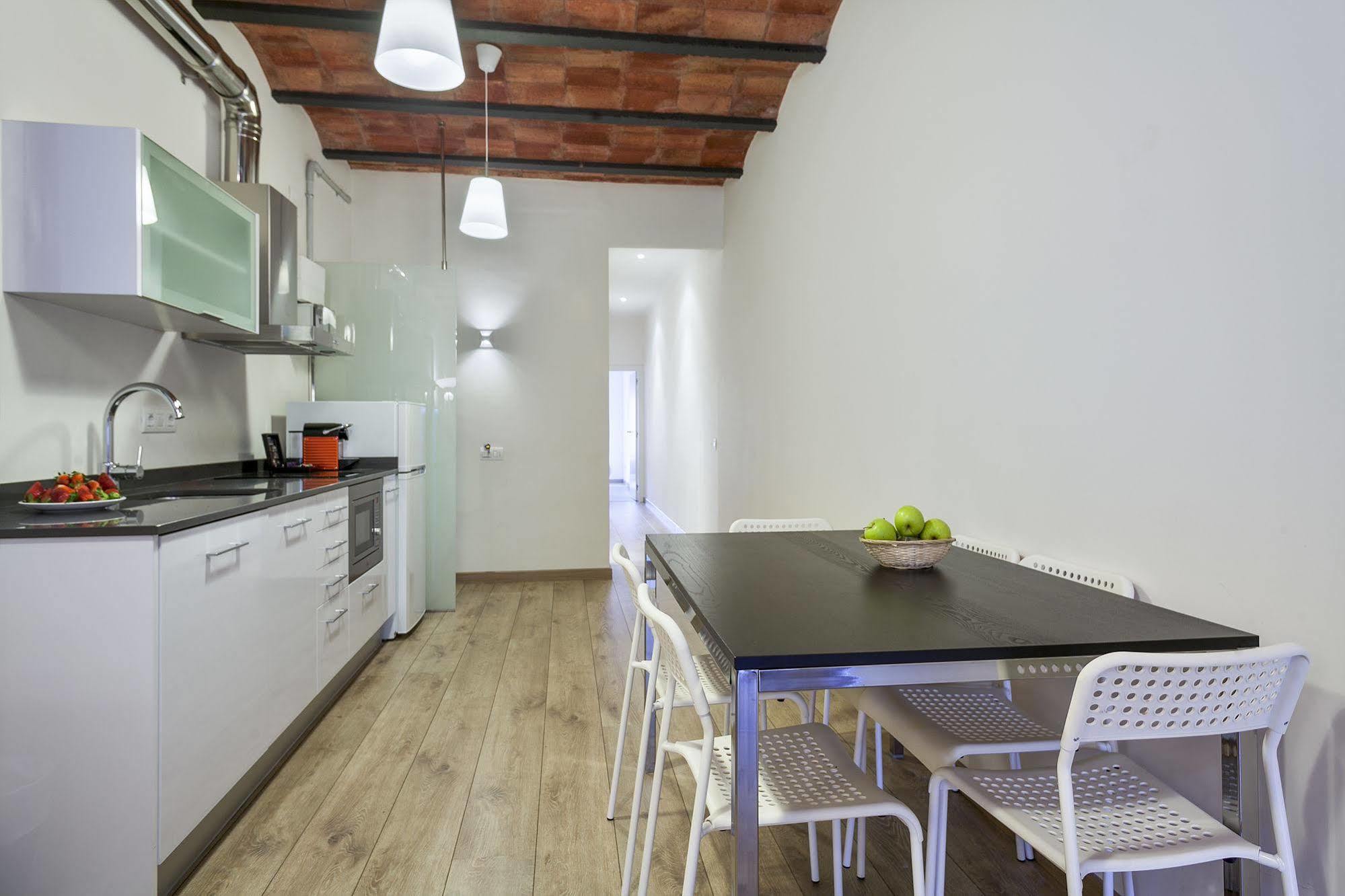 Fira Apartments By Gaiarooms Barcelona Exterior photo